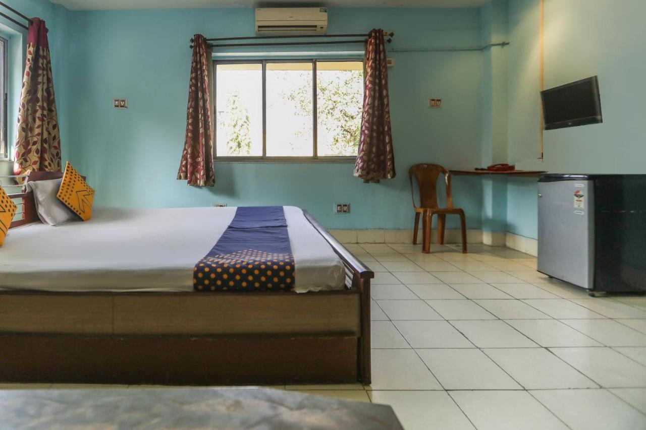 Spot On 10470 Hollywood Joka Hotel Bhasa Buitenkant foto