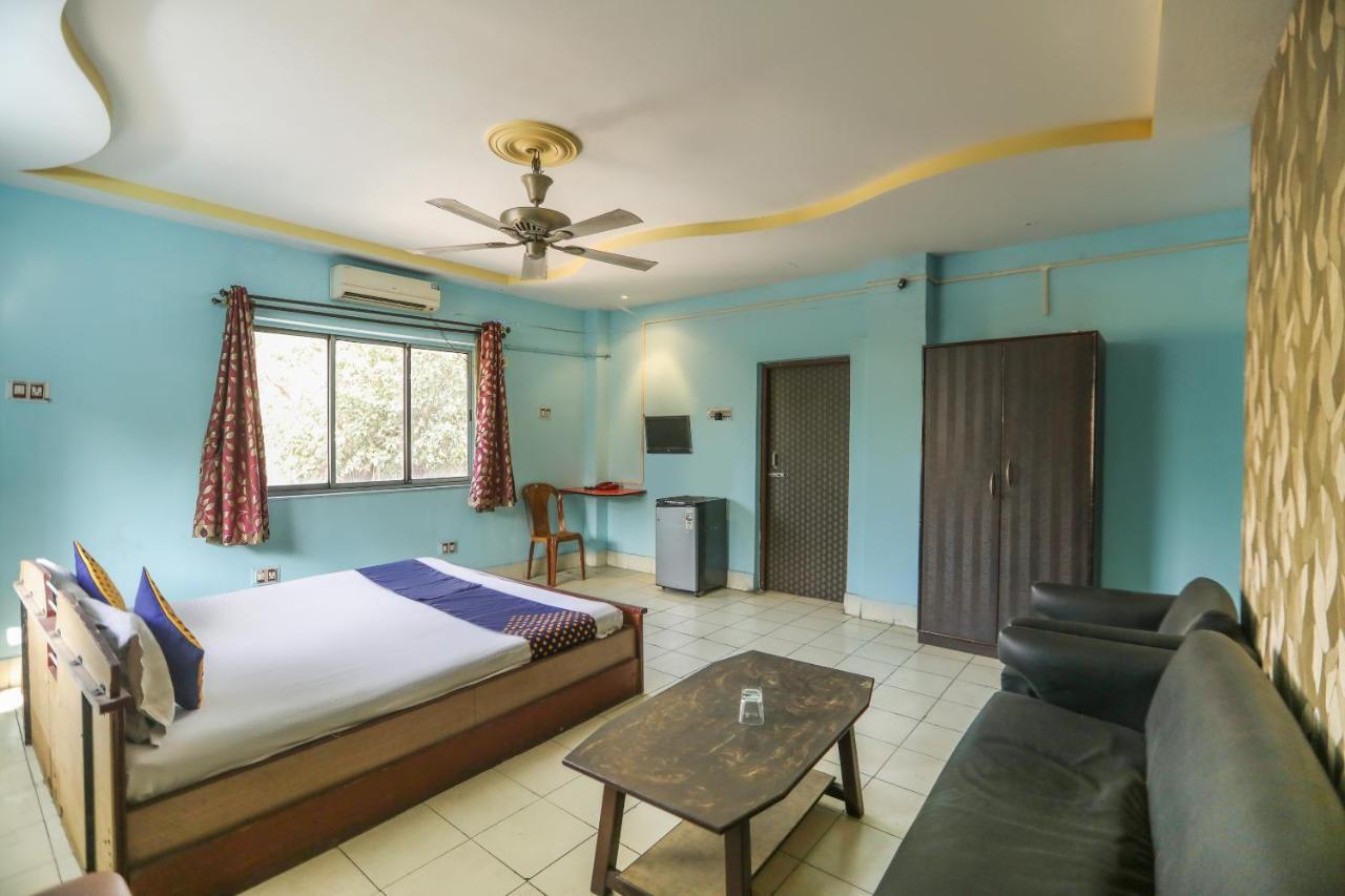 Spot On 10470 Hollywood Joka Hotel Bhasa Buitenkant foto