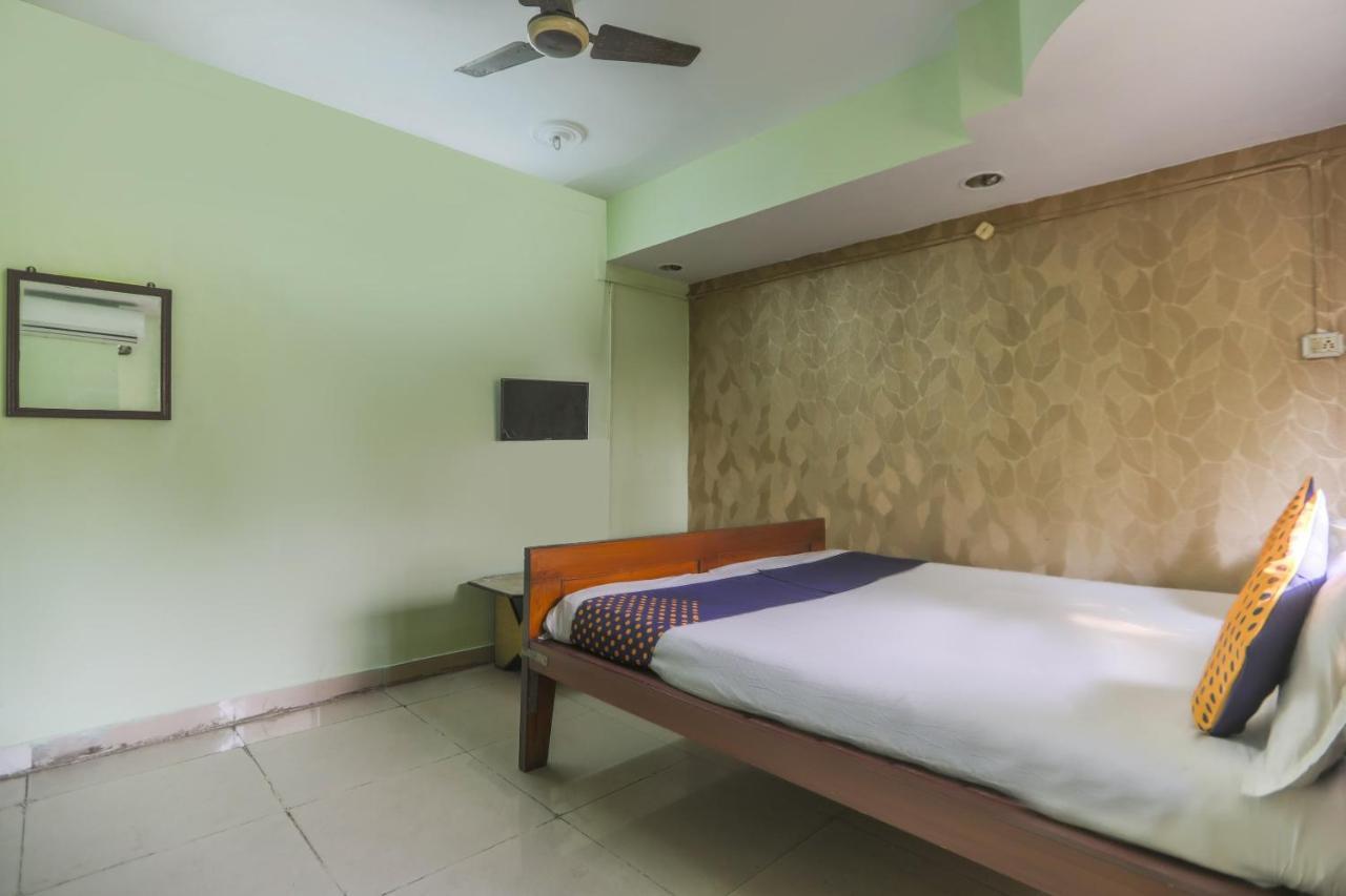 Spot On 10470 Hollywood Joka Hotel Bhasa Buitenkant foto