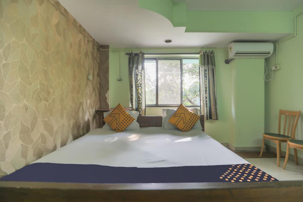Spot On 10470 Hollywood Joka Hotel Bhasa Buitenkant foto